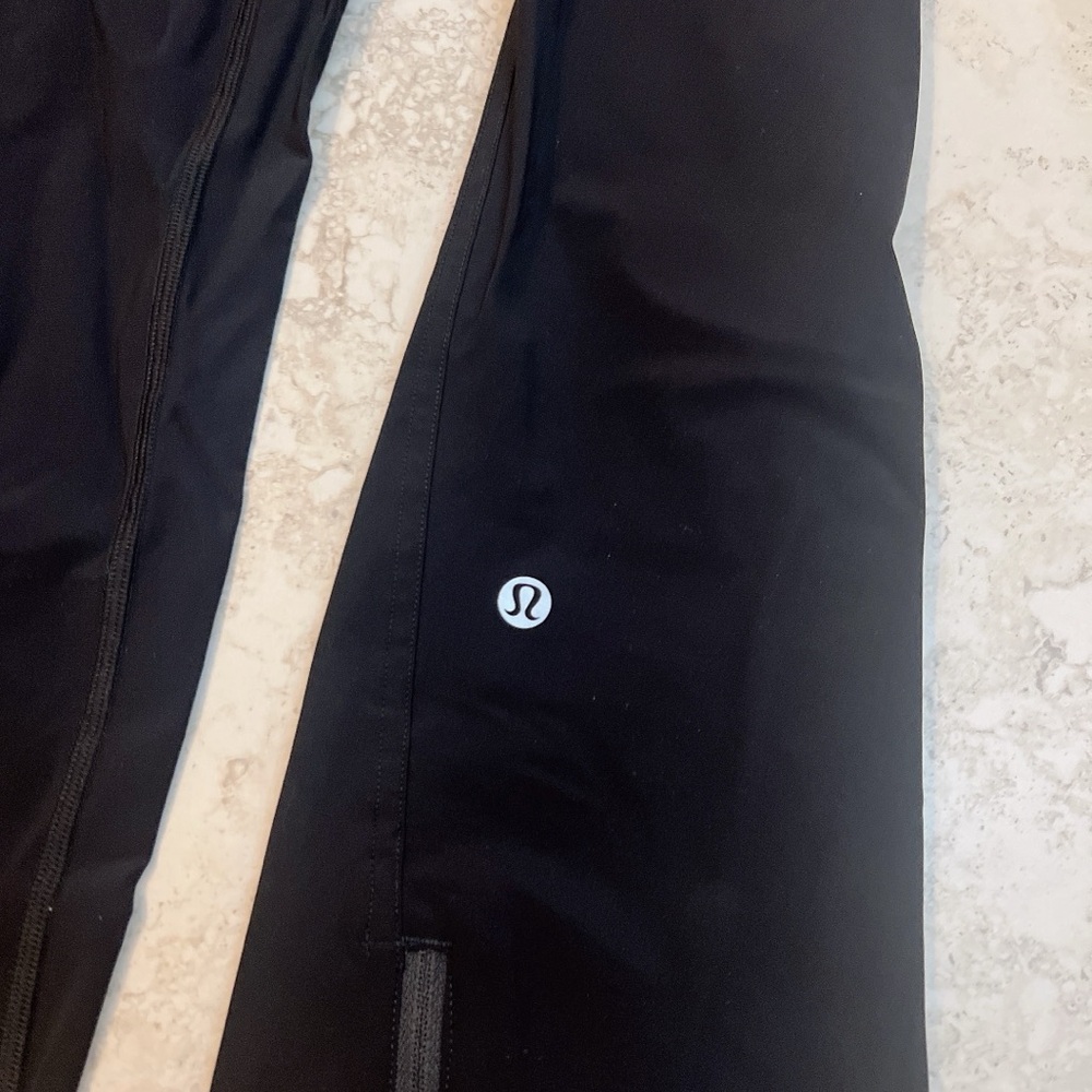 Lululemon jogger - Picture 2 of 3